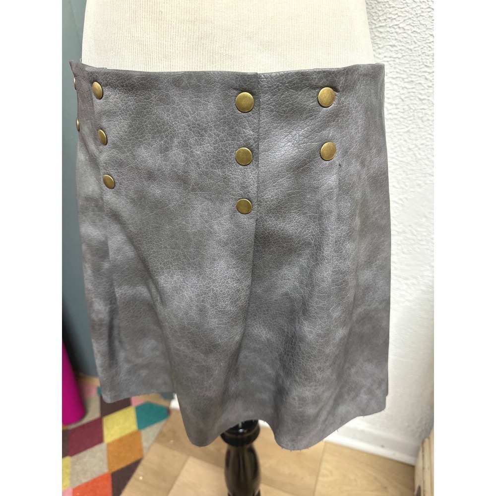 Anthropologie Vegan Leather Mini Skirt Gray Button Detail Size S Edgy Moto Skirt - Picture 6 of 11
